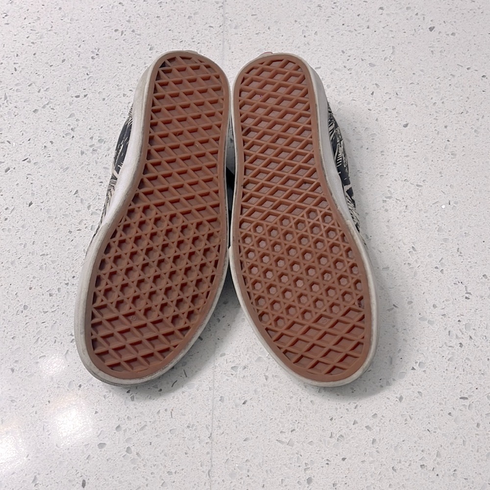 Vans - Picture 5 of 6